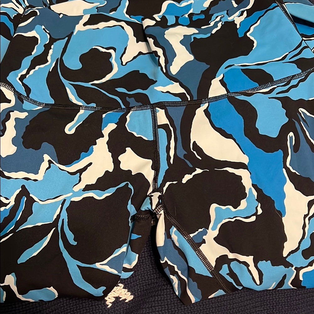 Abstract Blue and Black Patterned Leggings